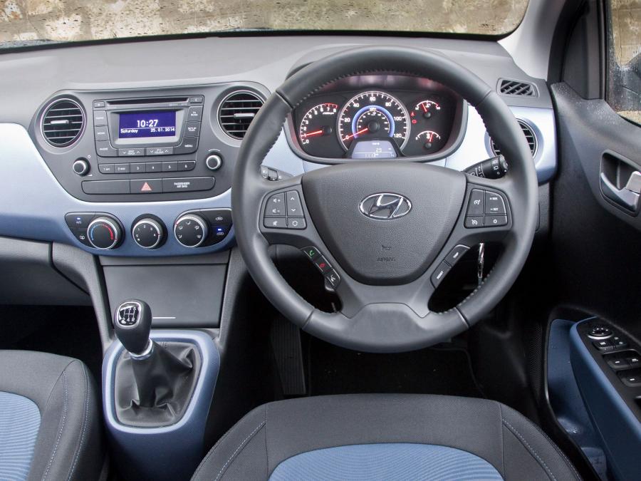  Hyundai i10 2013 года  (UK) (фото 8 из 12)